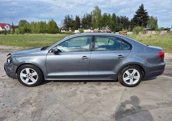 Volkswagen Jetta cena 11900 przebieg: 191232, rok produkcji 2013 z Czersk małe 46